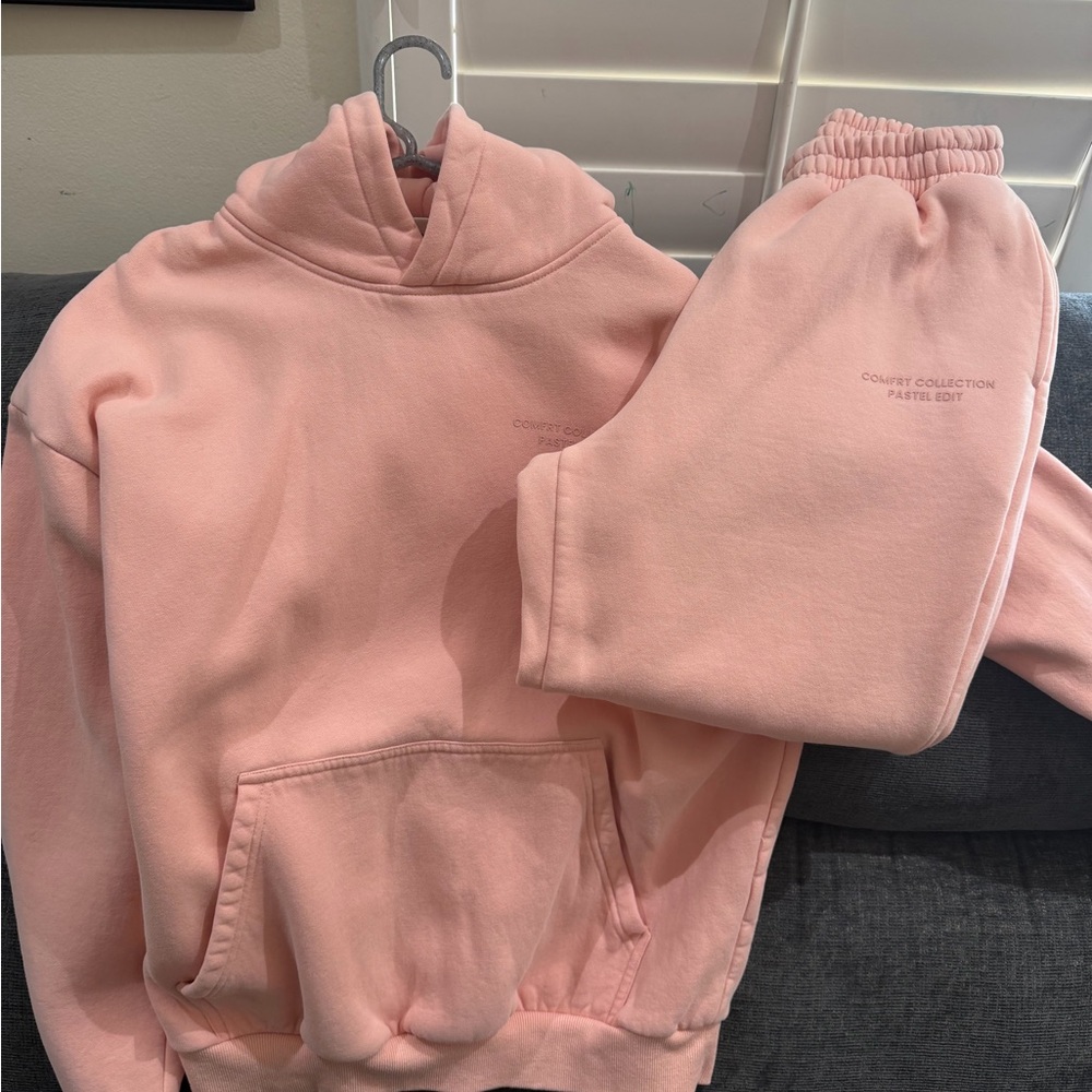 Comfrt Hoodie & Jogger Set pastel edit